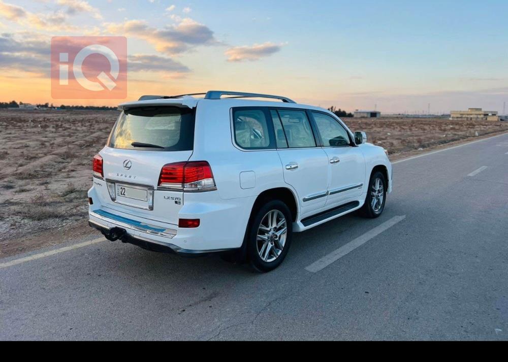 Lexus LX